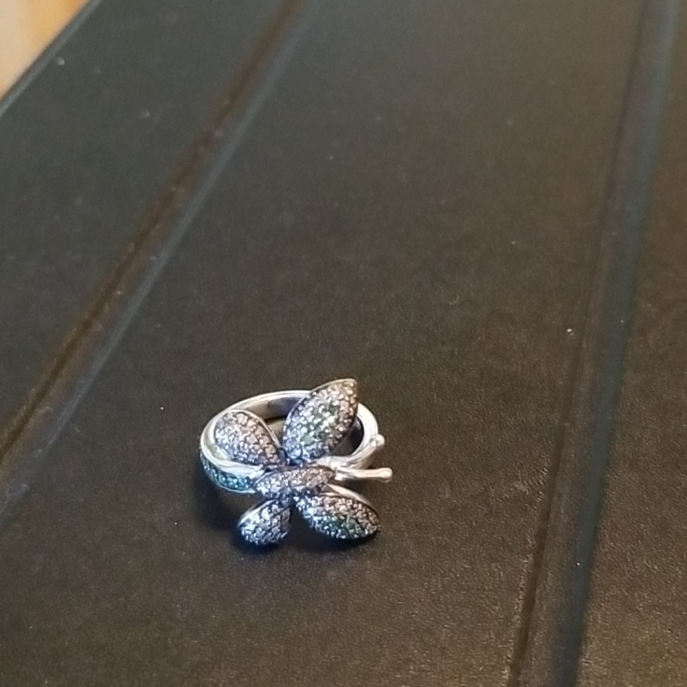 Butterfly ring